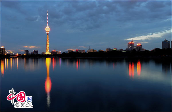 地理中国：中央电视塔 夜京城的浪漫胜地